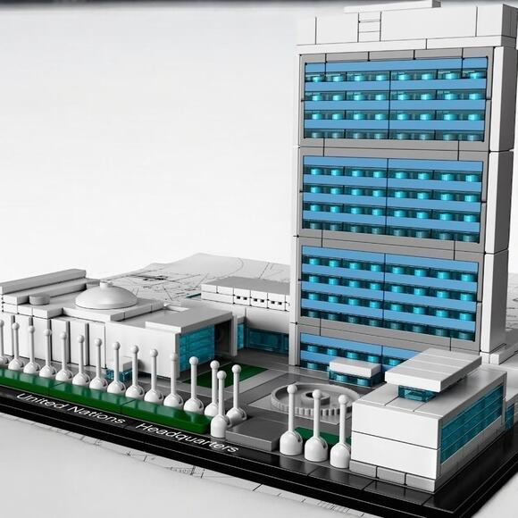 New Sealed Lego Architecture United Nations Headquarters 21018 (RETIRED) - Picture 4 of 4